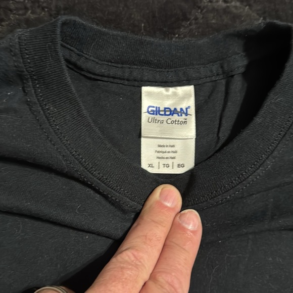Black t-shirt size xl - Picture 2 of 3